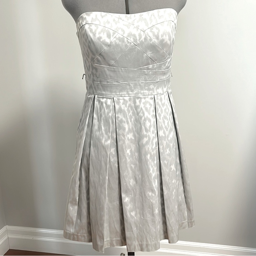 Le chateau Silver Cocktail Dress - Size large